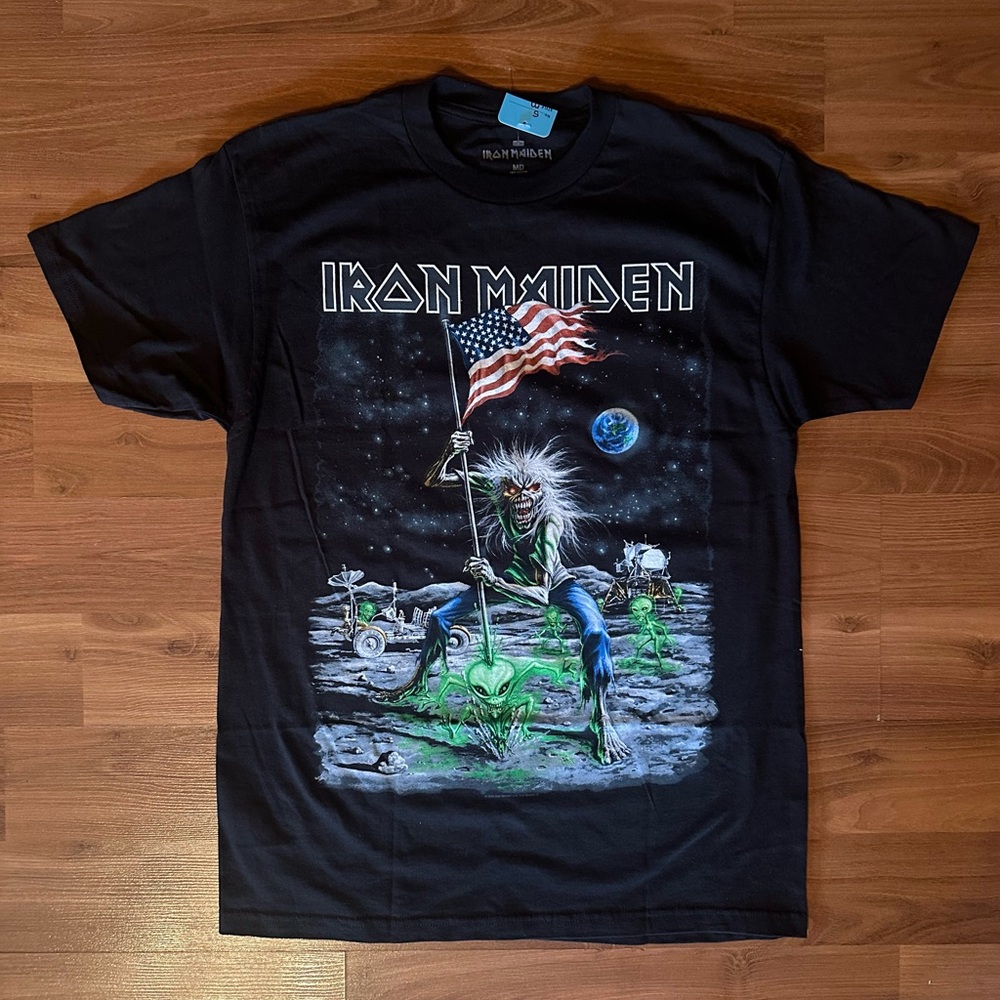 Hot Topic Black Iron Maiden The Final Frontier Tour Alien Tour Graphic Tee - Picture 3 of 9